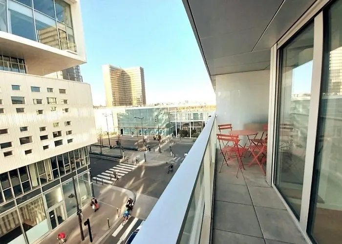 Modern And Smart - 13 Bibliotheque Francois Mitterrand * Paříž